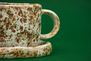 Rankų darbo puodelis su lėkštute STONE MIST