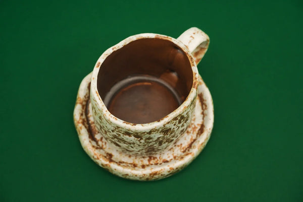 Rankų darbo puodelis su lėkštute STONE MIST